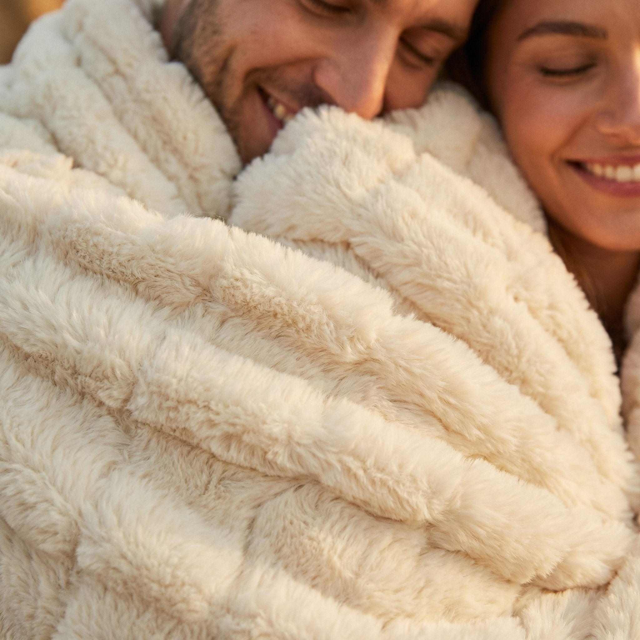 Plaid Douillet Nuage + 2 Coussins Assortis